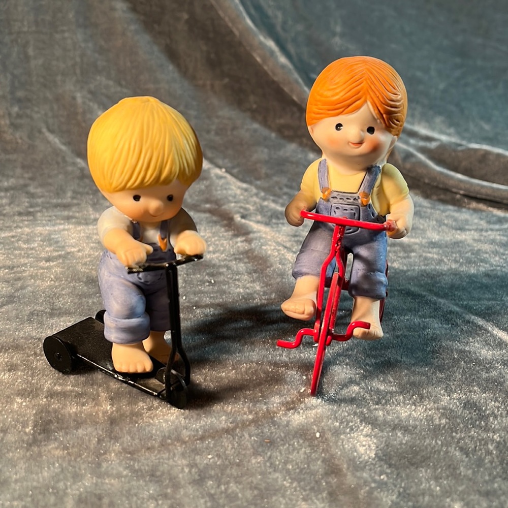 1981 Country Cousins Scooter/Bike Figurines